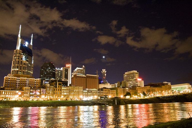 nashville skyline at night